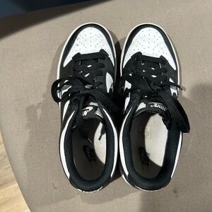 Nike Panda Dunks Black and White Athletic Sneakers Women’s 6.5 Youth 5Y